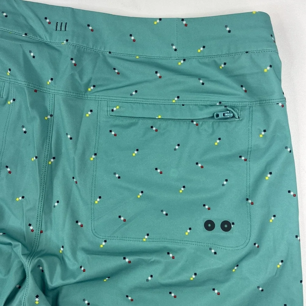 Lululemon Teal‎ w/ Design All Over Swim Board Shorts Mens Size 38 Inseam 9